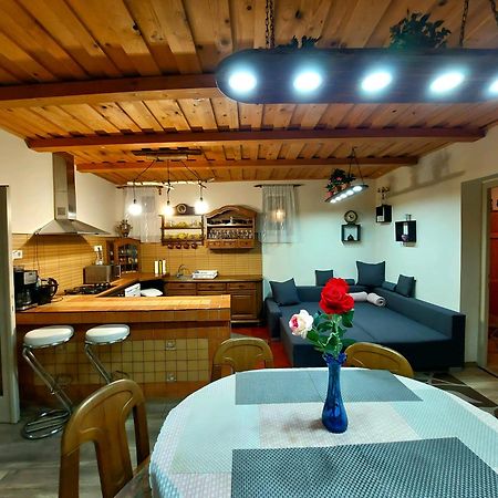 Kata Vendeghaz Apartment Satoraljaujhely Ngoại thất bức ảnh