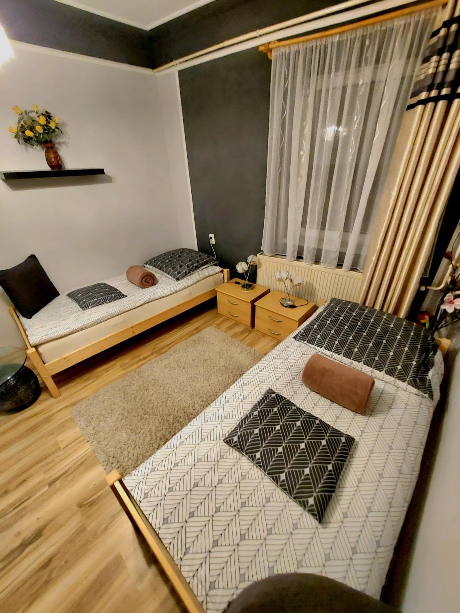 Kata Vendeghaz Apartment Satoraljaujhely Ngoại thất bức ảnh