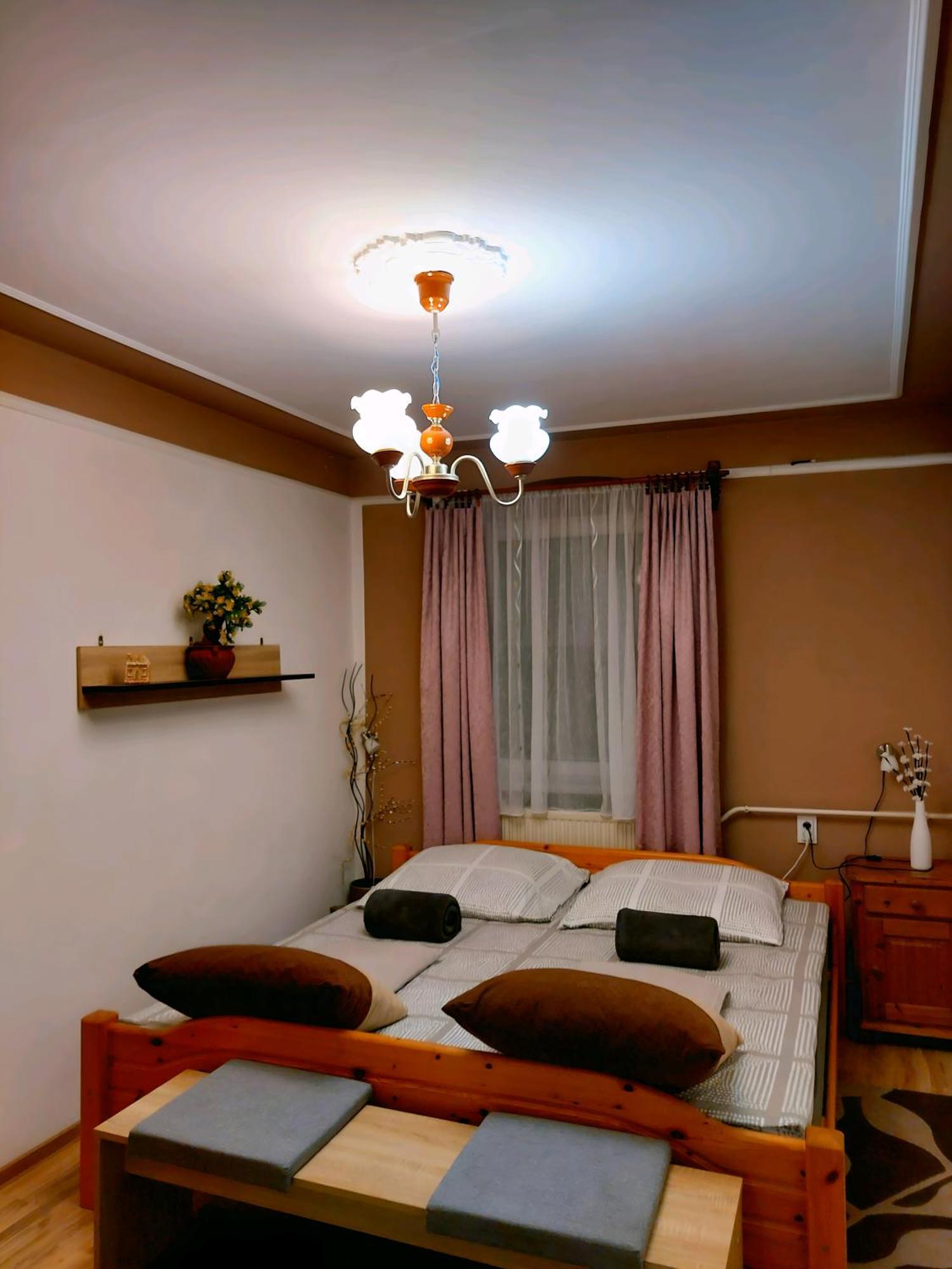 Kata Vendeghaz Apartment Satoraljaujhely Ngoại thất bức ảnh